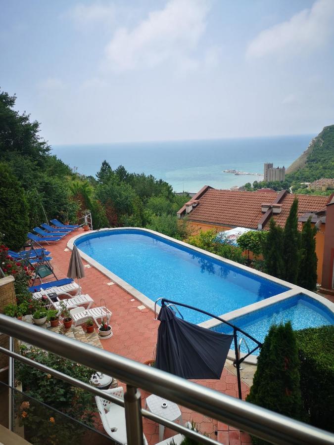 Seaview Apartment Complex Karia Kawarna Exterior foto